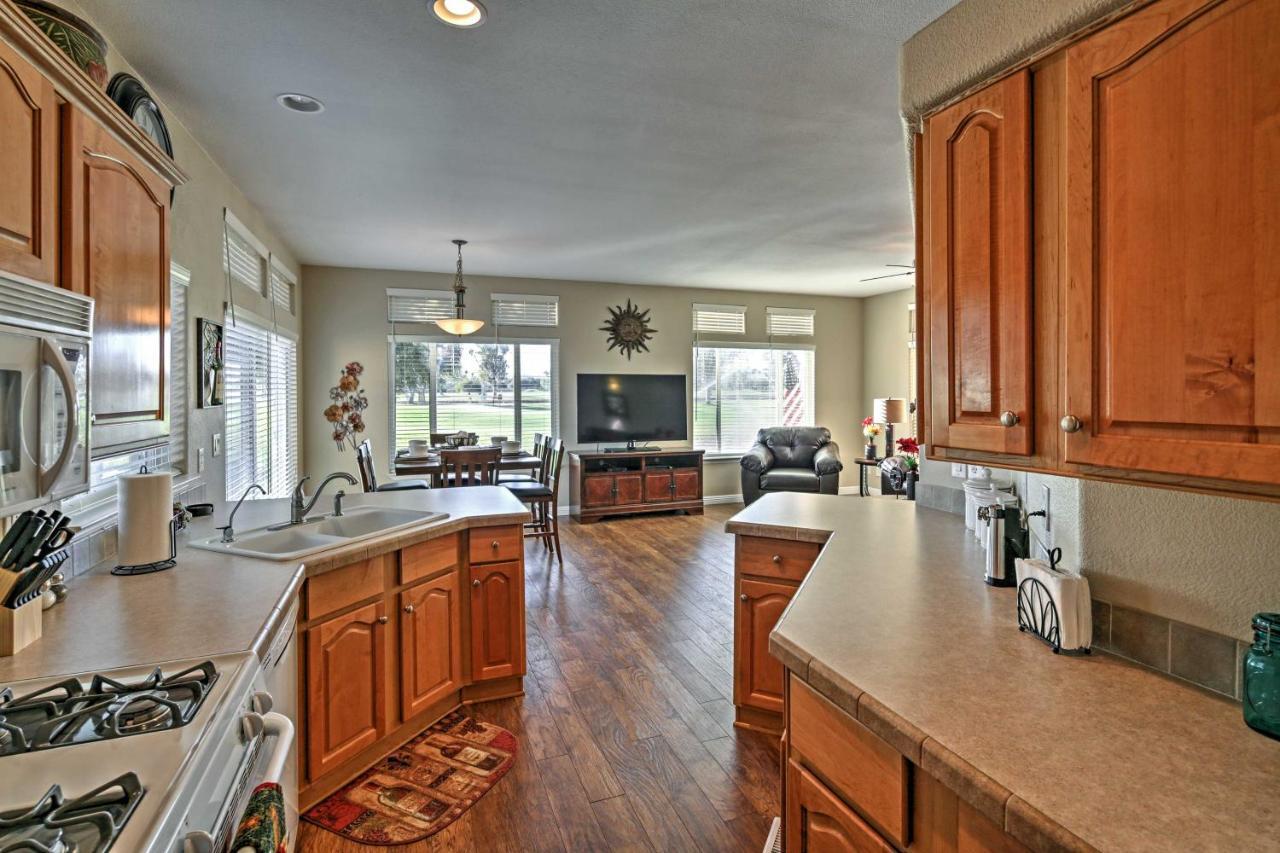Rivers Edge Golf Condo With Beach Access And Patio! Needles Luaran gambar