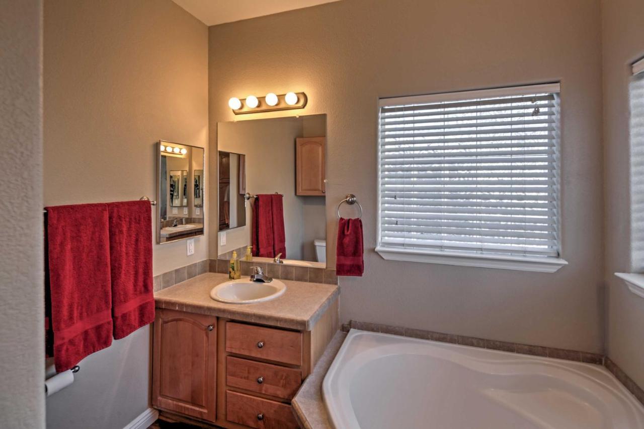 Rivers Edge Golf Condo With Beach Access And Patio! Needles Luaran gambar
